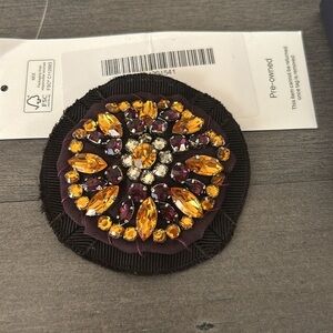 Prada
Cloth pin & brooche
Very good condition
Brown, Cloth